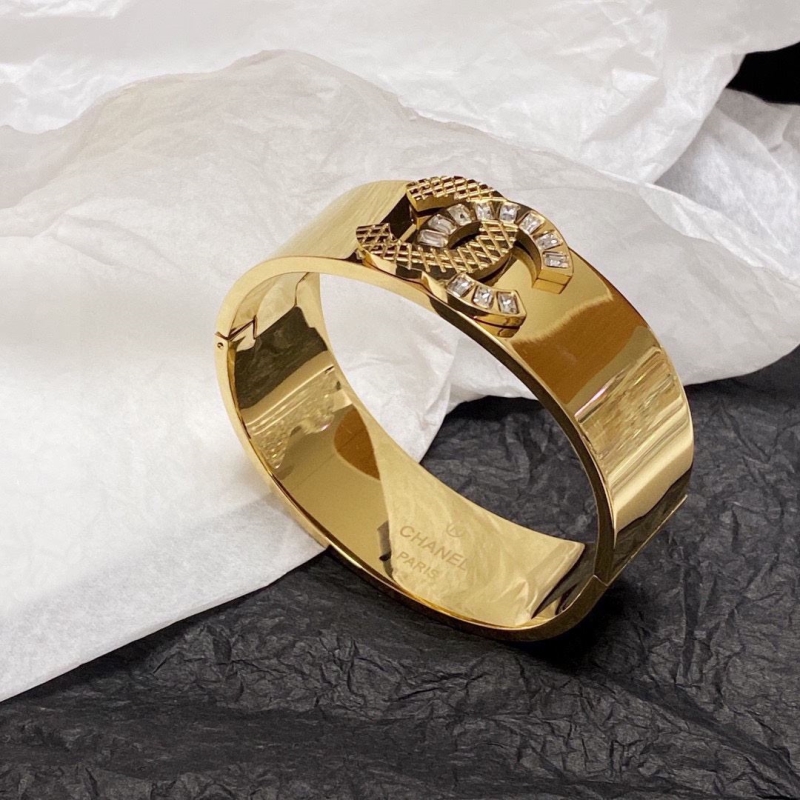 Ch**el bracelets